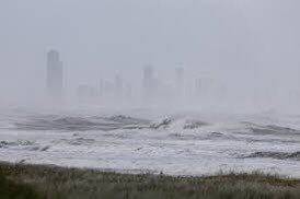 Ex-cyclone #Alfred causes destruction in Queensland #Australia. Flooding. 2 months rain in 24 hours. 300,000 without power. Worst ever there. Storm damages. #ClimateCrisis early effects in country whose powerful mining lobby keeps funding denial. Much worse to come. #ActOnClimate