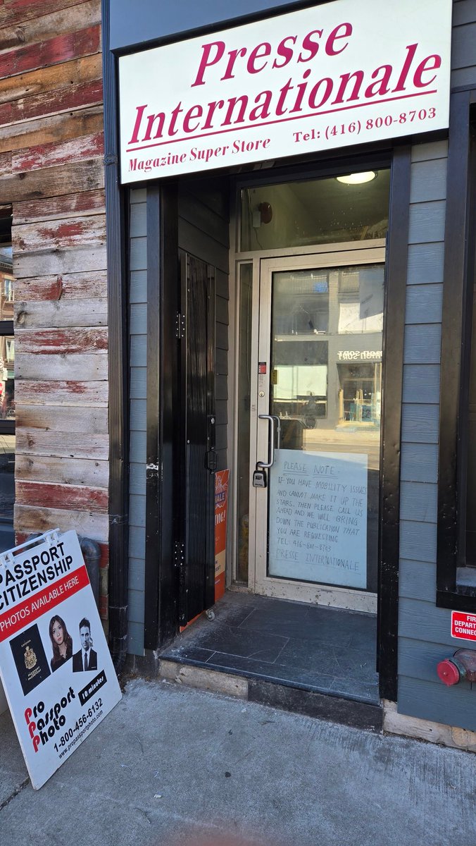 karonliu's tweet photo. It's back, bebe! Presse Internationale magazine store has reopened on the second floor of 515 Bloor W., just a few steps east of the old location https://t.co/Jv8hC6Rcis
