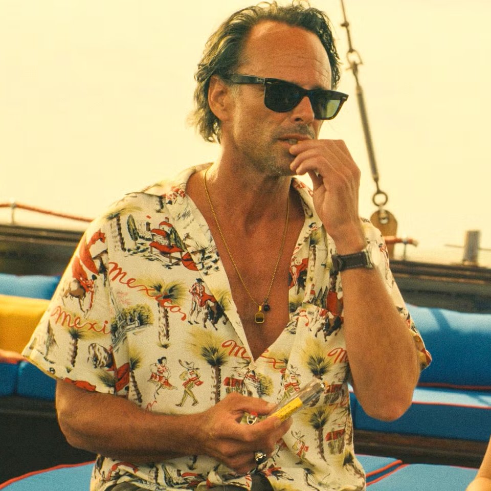 NeonTravesty's tweet photo. Wishing a happy Walton Goggins double dose Sunday to all those who celebrate https://t.co/MTjBNOngIY