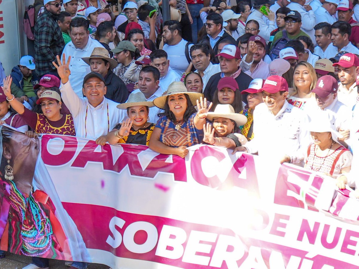 Somos miles los que respondimos al llamado de nuestra presidenta <a href="/Claudiashein/">Claudia Sheinbaum Pardo</a> para escuchar su mensaje al pueblo de México en el Zócalo de la CDMX, pero son millones de mexicanas y mexicanos que, a través de las redes sociales, escucharán su mensaje y manifestarán su apoyo para