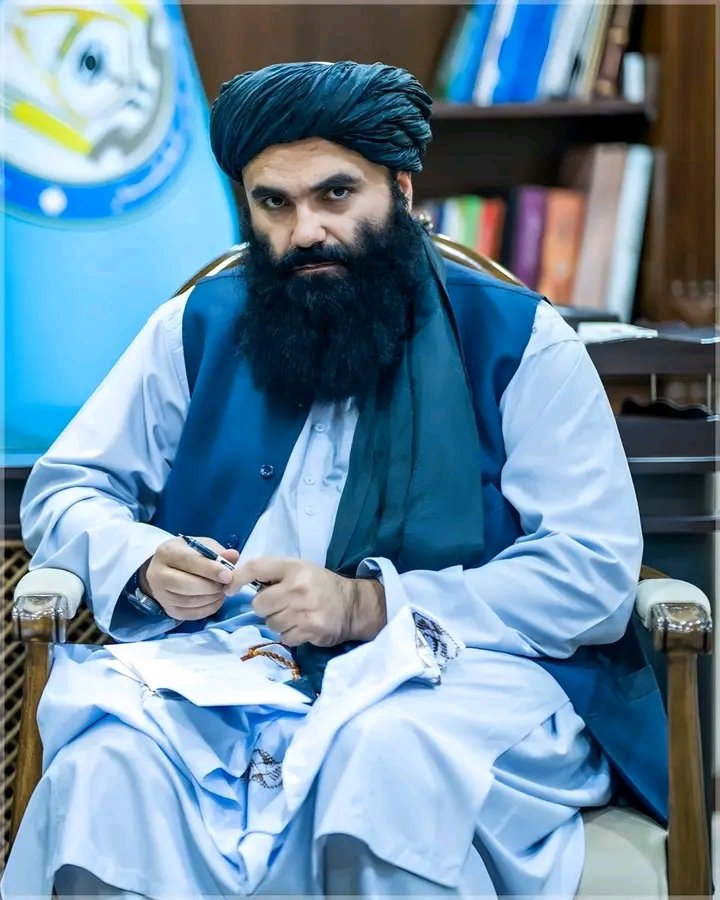 دي نن شپي غوره انځور ♥

د سراج  عاشقان دې نن ځانونه نه پټوي🤗
ښه په مینه یي ورته ډالې کړې❣️
           󱢏