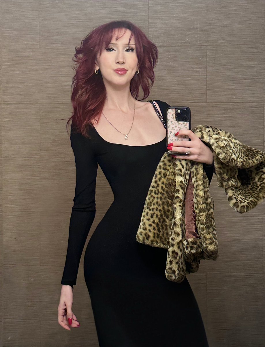 g0ddessluna1800's tweet image. I want you on your hands and knees, kissing the ground I walk on

Repose if you’d submit on site 👀

Findom finsub femdom paypig simp beta cuck goon chadai wataa slimthick redhead nyc dmv dc