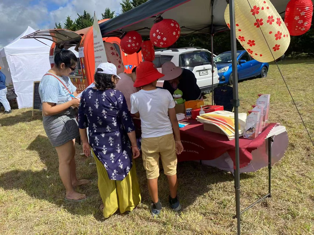 Our public health team is in Rotorua for a gambling harm and mental health presentation with the Rotorua Chinese Students and Scholars Society, while Lan Lan attends a display stall at the Selwyn Holi – Festival of Colours in Christchurch.
