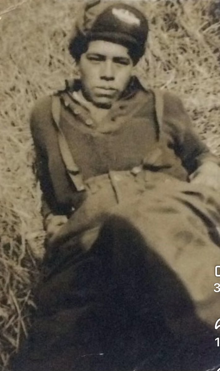 HELIODOPTERO's tweet image. Acaba de morir en Manaure, a los 98 años de edad, ÁNGEL CUSTODIO VALBUENA SALGADO, soldado campesino colombiano veterano de la guerra ajena de Correa, en la que fueron a pelear 5.100 campesinos nuestros. Murieron 163 y 28 desaparecieron. Ángel Custodio nació en Subachoque,…