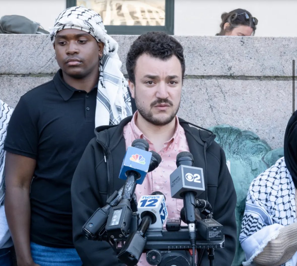 Oli London tweet media