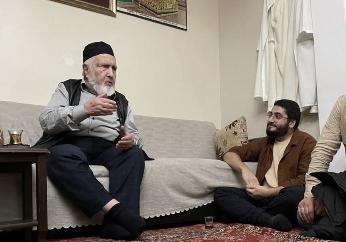 Ebedi aleme göç eden, Bereketzâde Camii emekli imam-hatiplerinden, Tarikat-ı âliyye-i Şabaniyye meşâyıhından Hâfız Kasım Yağcıoğlu Hocaefendi'ye Allah'tan rahmet; ailesine ve sevenlerine sabır niyaz ediyorum.