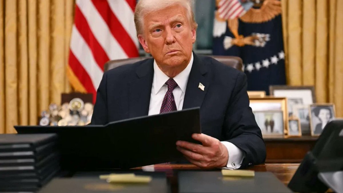 BREAKING: House Democrats Just Introduced a Bill to Block Trump from using the military to Invade Canada