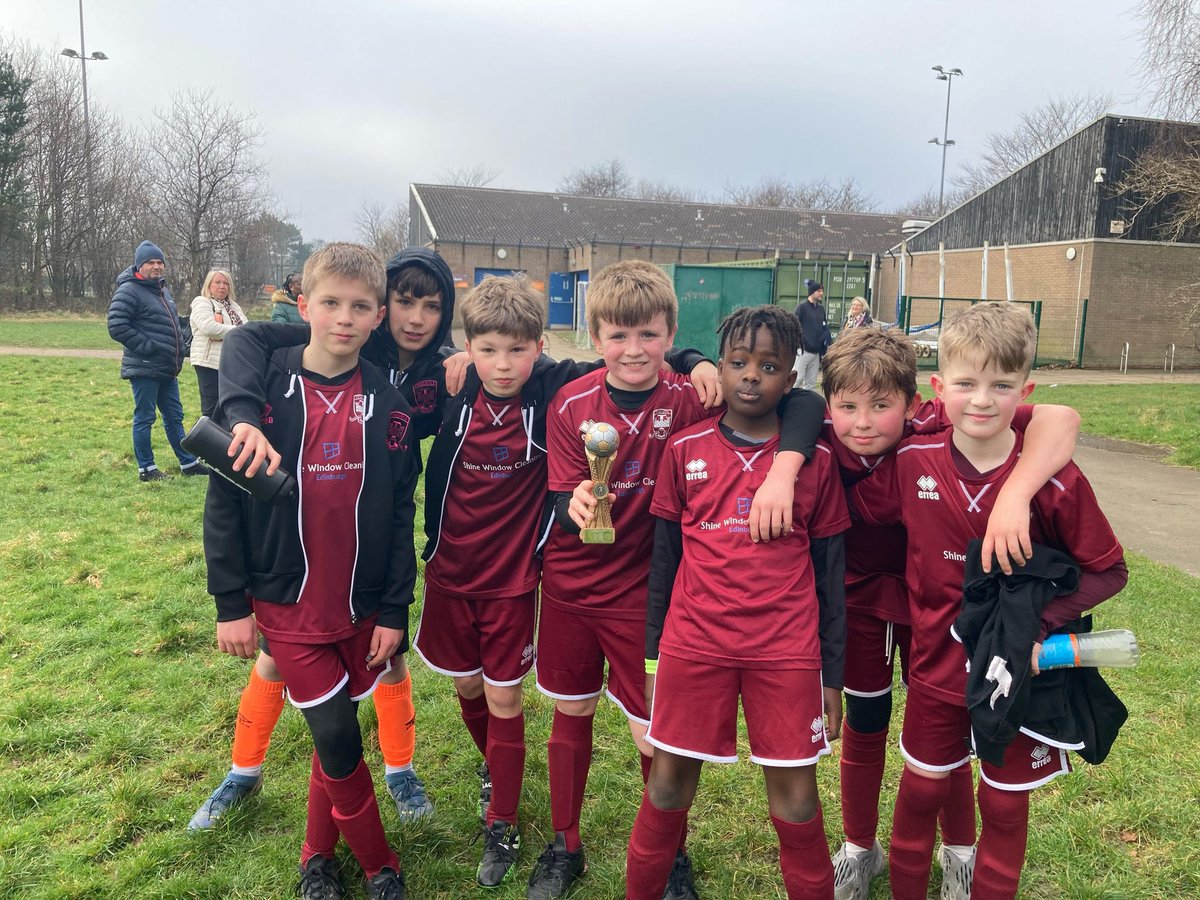 A foggy morning but the boys are back! 
The hard work during the week paying off on match days.
Motm displays from Seb, Luke and Connor 🔥 well done lads. On to next week #CmonTheTynie 🇱🇻⚽️
