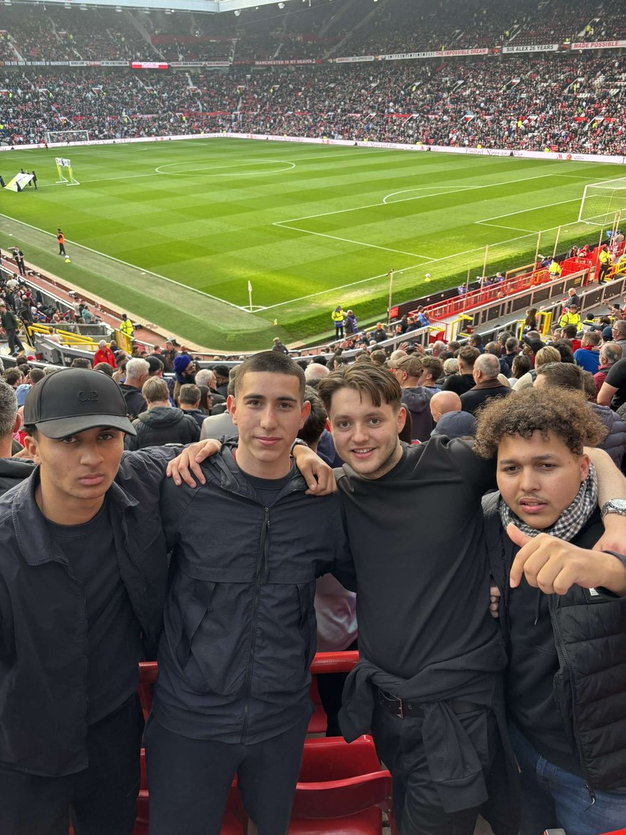 Through thick and thin, good to see the real Arsenal fans there today🔴