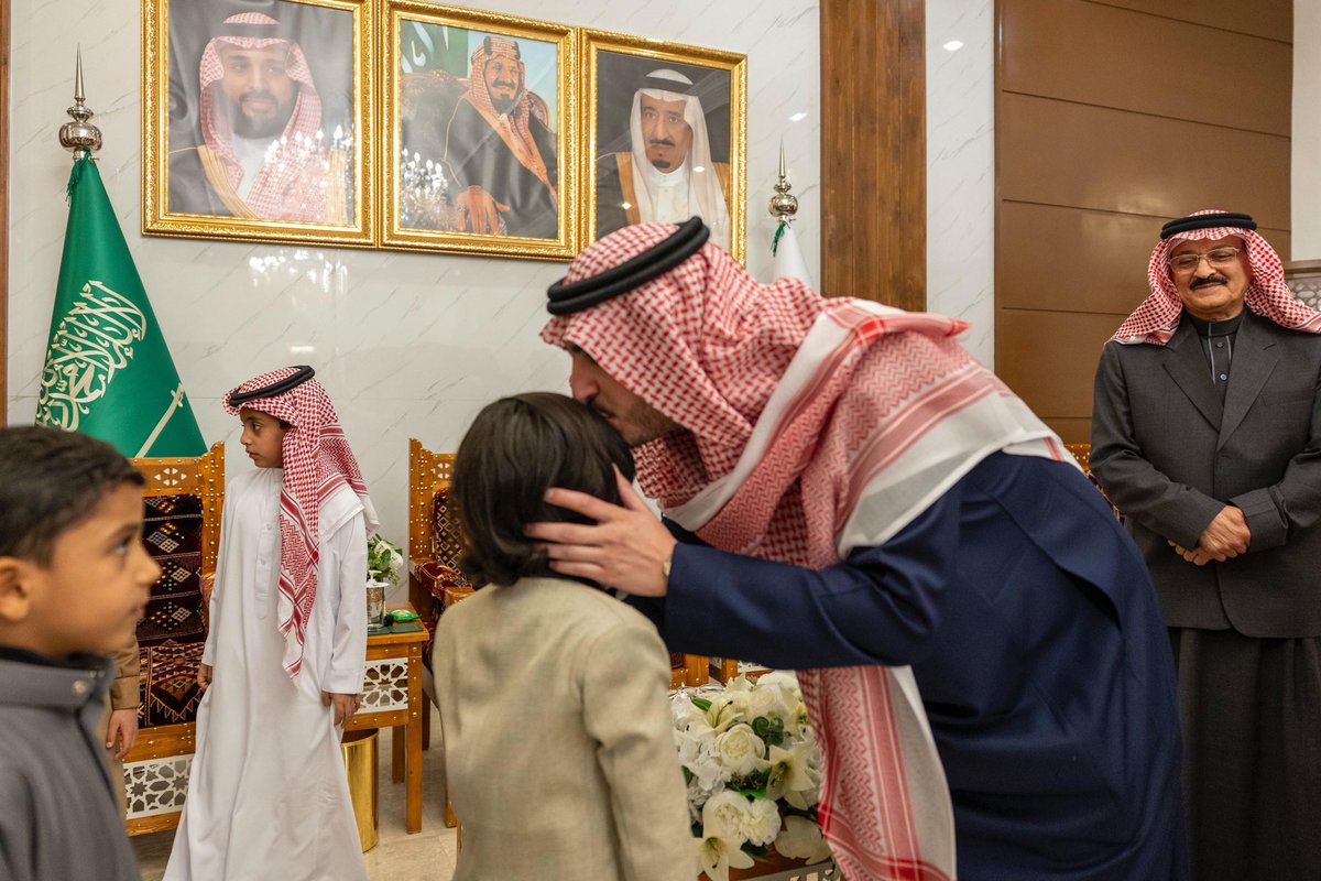 AljoufSA's tweet image. سمو #أمير_منطقة_الجوف يشارك أبناءه الأيتام مأدبة الإفطار ويؤكد دعم #القيادة_الرشيدة -أيدها الله - وحرصها ورعايتها لهذه الفئة الغالية

spa.gov.sa/N2278126

#استثمر_بالجوف 
#الجوف_سلة_غذاء_المملكة
#الجوف_عاصمة_الطاقة_المتجددة