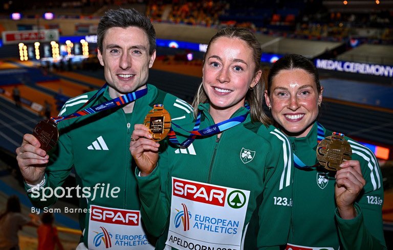 sportsfile (@sportsfile) on Twitter photo Team Ireland athletes Mark English with his bronze medal from the men's 800m, Sarah Healy with her gold medal from the women's 3000m and Kate O'Connor with her bronze medal from the women's pentathlon at the European Athletics Indoor Championships! 🥳
📸 <a href="/SportsfileSam/">Sam Barnes</a> Team Ireland athletes Mark English with his bronze medal from the men's 800m, Sarah Healy with her gold medal from the women's 3000m and Kate O'Connor with her bronze medal from the women's pentathlon at the European Athletics Indoor Championships! 🥳
📸 <a href="/SportsfileSam/">Sam Barnes</a>