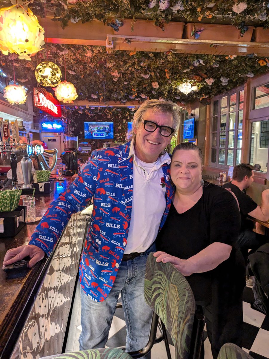We love an offseason #BillsMafia celebrity appearance at the Belle😮‍💨🎸

Our girl Jennie is becoming a bit of a Buffalo legend herself, don’t you think?