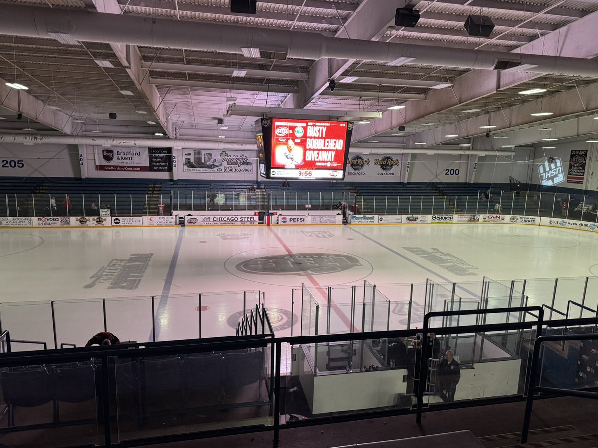 Saints vs Steel

Dubuque finishes up a three-game weekend with a chance to extend its lead atop the East.

On Eagle 102.3 and FloHockey at 2:45.

#Fighting15 #HalosHigh