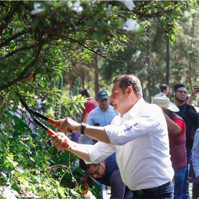 AlejandroGarcaL's tweet photo. En Teziutlán, 10º faena comunitaria rescata espacios públicos y valores                                                         https://t.co/tUPUcGM8g0 https://t.co/k95laH3bCI