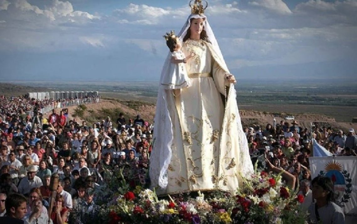 RolandoBaldasso's tweet photo. #Vendimia2025

El Gobierno de Mendoza del radical Alfredo Cornejo sacó a la Virgen de la Carrodilla y al General San Martín de la Fiesta de la Vendimia.

❌ Quieren eliminar y borrar la historia, cultura y tradición de Mendoza.

¡Repudio absoluto a esta decisión! https://t.co/6lpb8hiagP