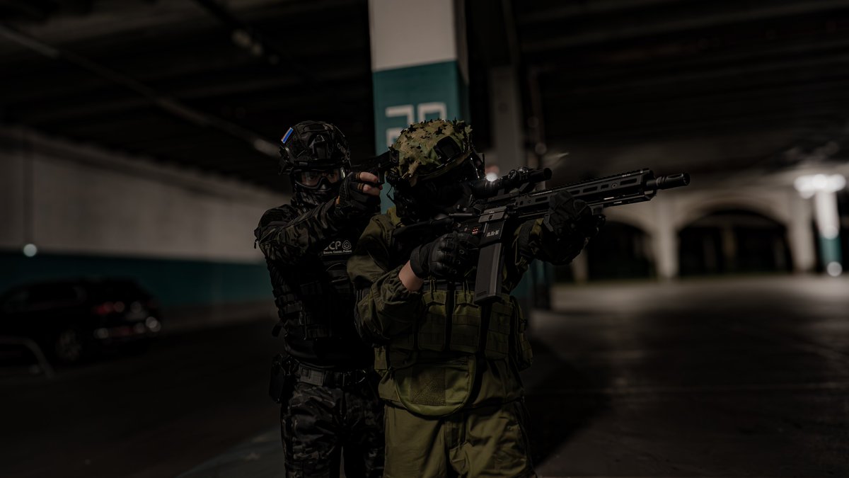Anodim13's tweet image. 🇫🇷🇷🇺2 bros, 1 urban, 1 советский
Same flag color, but not same mind set
мой друг : @KorruptKrimson
📸 : @Dusk_Visuals
