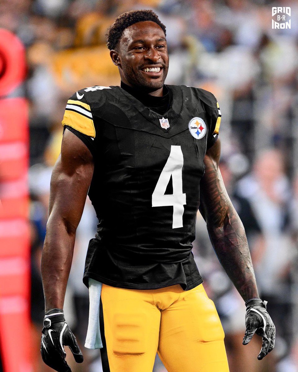 steelernation's tweet photo. 👀 https://t.co/Si1uI8SS9W