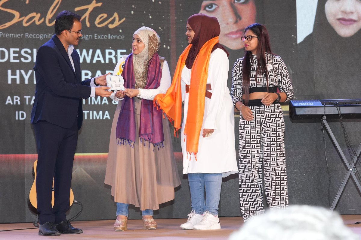 DesignAware tweet media