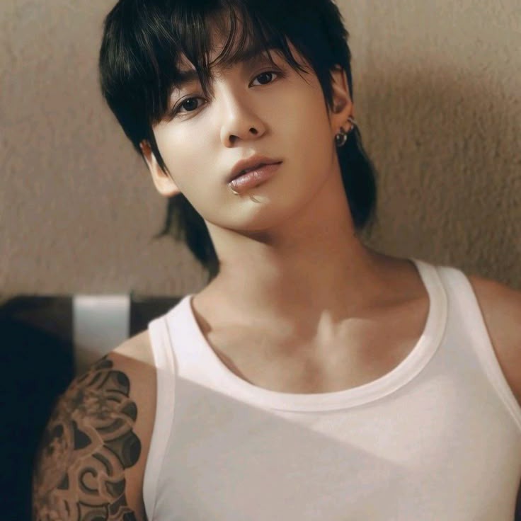 tekoolips's tweet photo. ! Past  𖥨៹ #kooktaeau
Donde j'k es el idol más popular del momento, tras lanzar su último álbum se ve envuelto en múltiples escándalos con un modelo, t'h, quien además es su ex. https://t.co/saI8xUoPuz