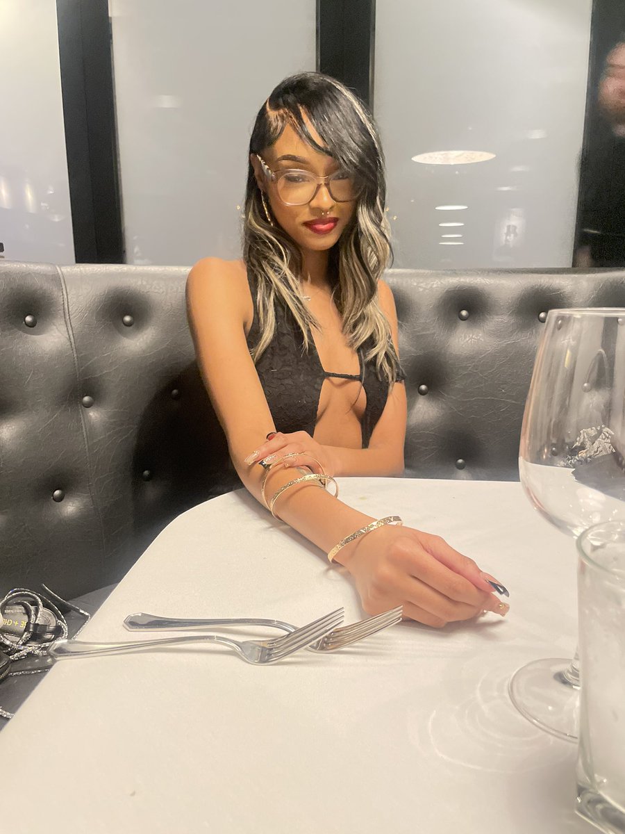 perkyprin3ess's tweet photo. #20bday💋💋 https://t.co/v0yvfNnOOy
