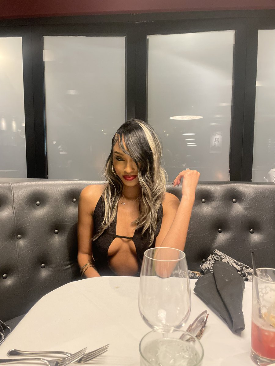perkyprin3ess's tweet photo. #20bday💋💋 https://t.co/v0yvfNnOOy
