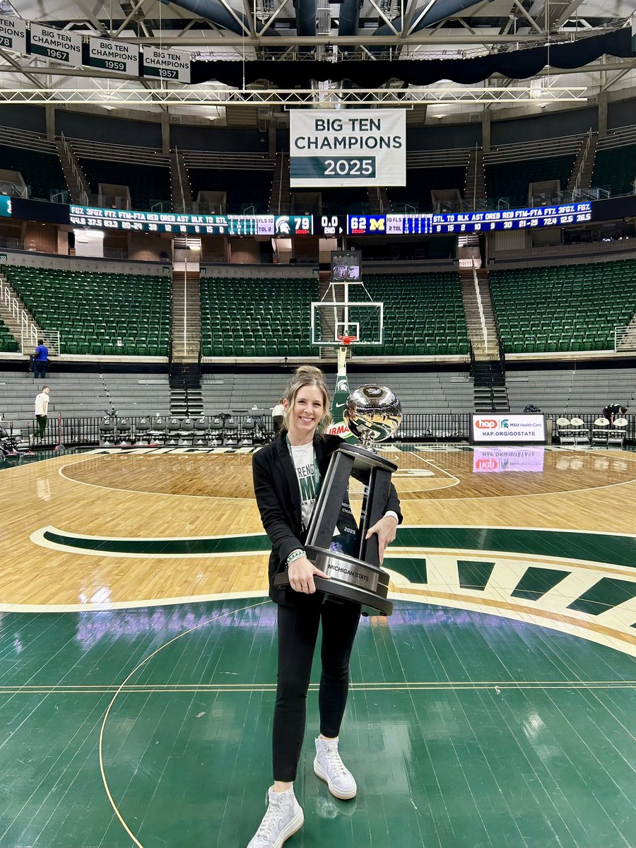 Meagan Hogan tweet media