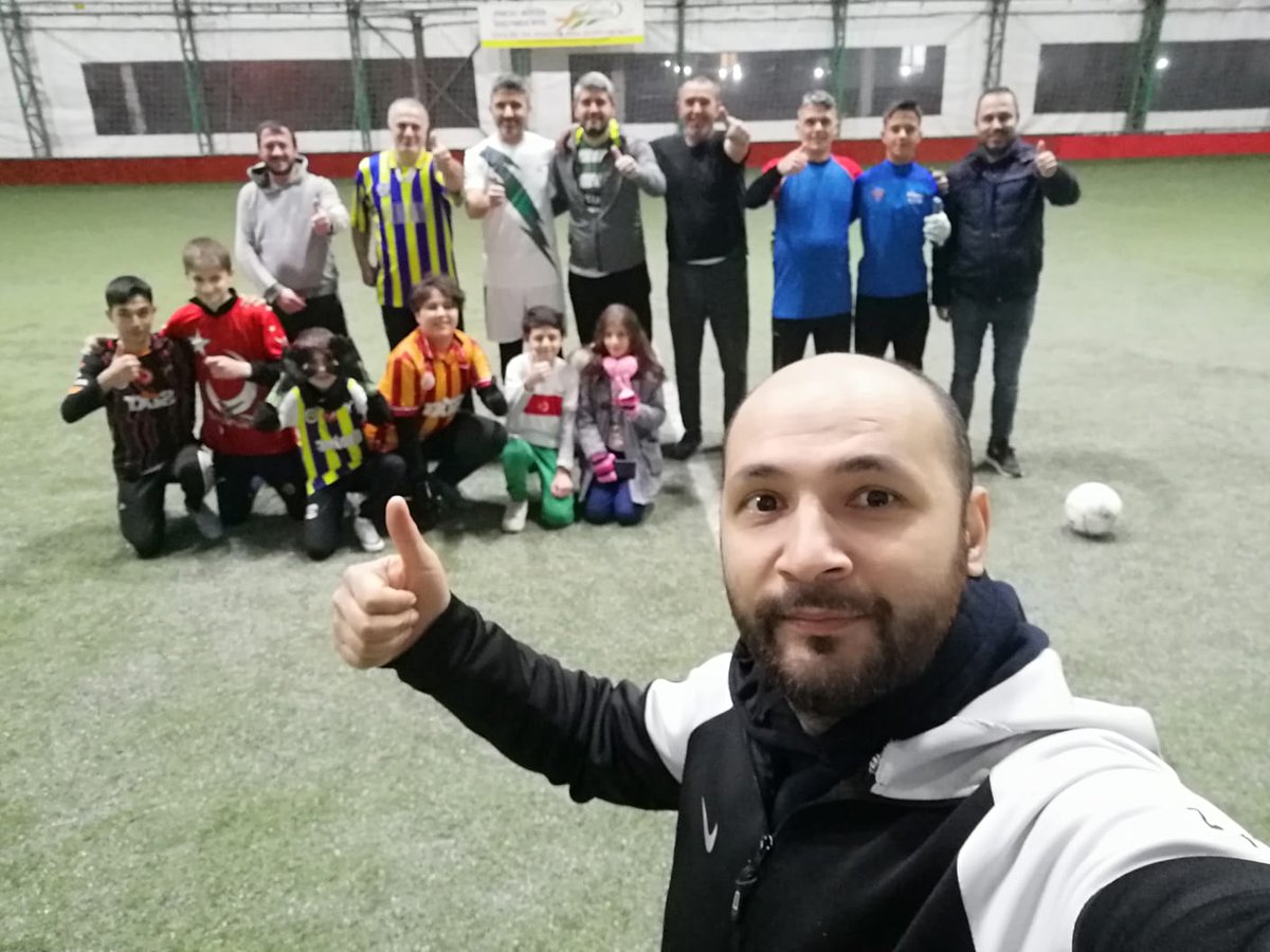 RAdapazar's tweet photo. Adapazarı ilçe teşkilatı olarak halı saha programı gerçekleştirdik. https://t.co/tAs1431rXv