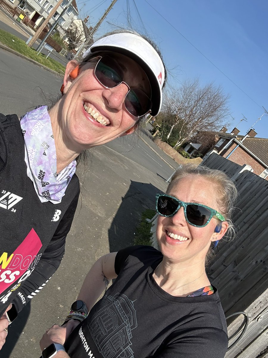 dreamsweep's tweet image. Glorious day for a run! Effort at MP chucked into a 20 miler for good measure. Hilly route to get us both prepped for @BrightonMarathn and @bostonmarathon 
@cK_Kirkland was flying along!   #gettingitdone 
@UKRunChat