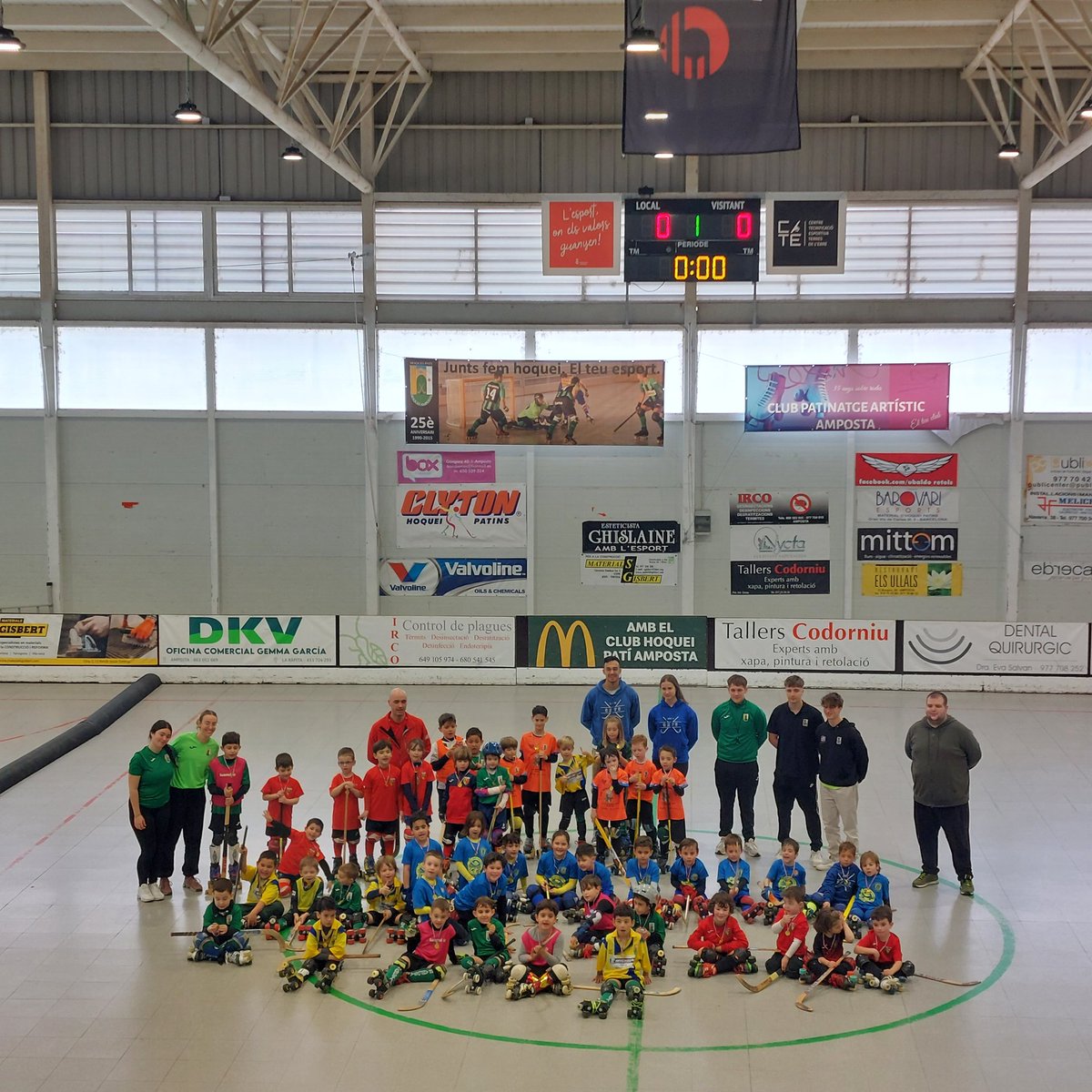 Ahir trobada de diferents escoles d'hoquei 🏑🥅
Tot un èxit i a continuar treballant pels nostres xiquets i xiquetes.
Gràcies #CHMontblanc, <a href="/okcevendrell/">Club d’Esports Vendrell</a> #ChVilaseca <a href="/CPRIUDOMS/">CLUB PATI RIUDOMS</a> per participar!!
#hoquei <a href="/FCPatinatge/">FCPatinatge</a> <a href="/ajamposta/">Ajuntament d'Amposta</a> <a href="/Ebresports1/">Ebresports</a> <a href="/Diari_Ebre/">Diari de Tarragona-Ebre</a> <a href="/mesebre/">Diari Més Ebre</a> 
#AdnAmposta 🟢⚫️ ☺️
