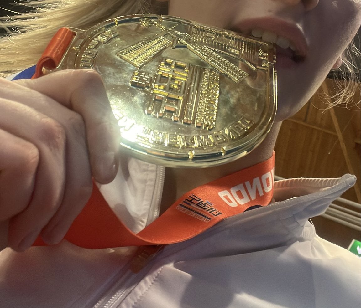 Huikea sporttiviikonloppu - monta lajiliittoa, joita voi taas onnitella menestyksestä 🇫🇮🔥 Meillä juhlitaan kotona myöskin kultajuhlia - Taekwondon Dutch Open 2025 toista kertaa putkeen kultatyttö ❤️