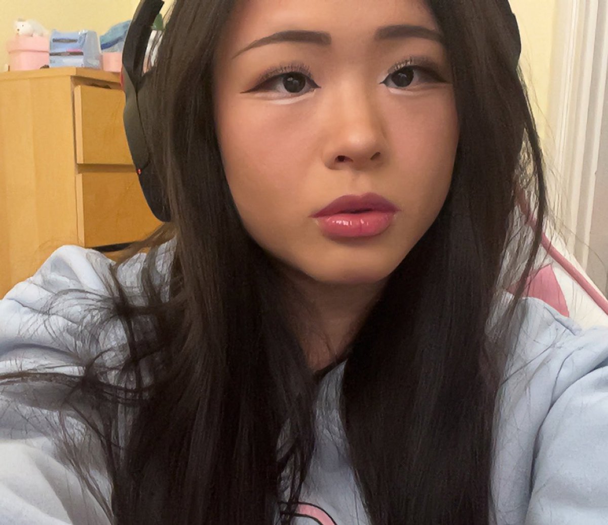 Streaming on twitch @ hiccup7531
Lulu gaming
🦆🦆🦆
