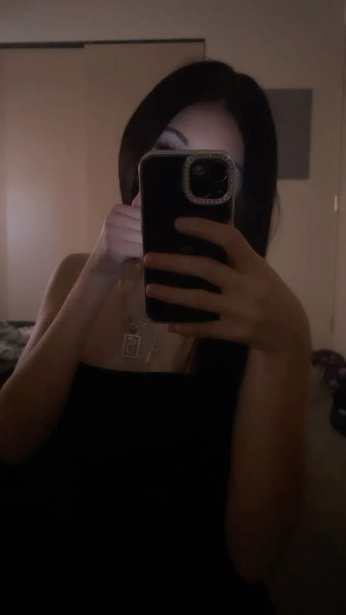 Ich liebe es, wenn ihr Loser einfach zahlt!
Keine Widerworte, nicht viel reden... 🐕🙇