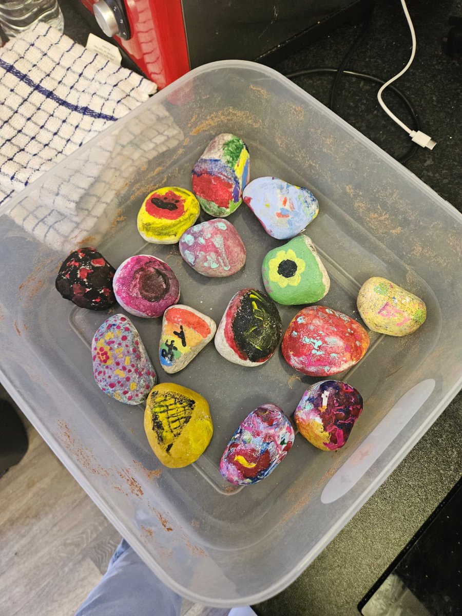 Children, outdoors, learning and enjoying.

What a lovely sunny day to start our children’s gardening club.

Planting
Painting
Weeding
Crafting 
Having fun 

Can’t wait for the next in two weeks🌻