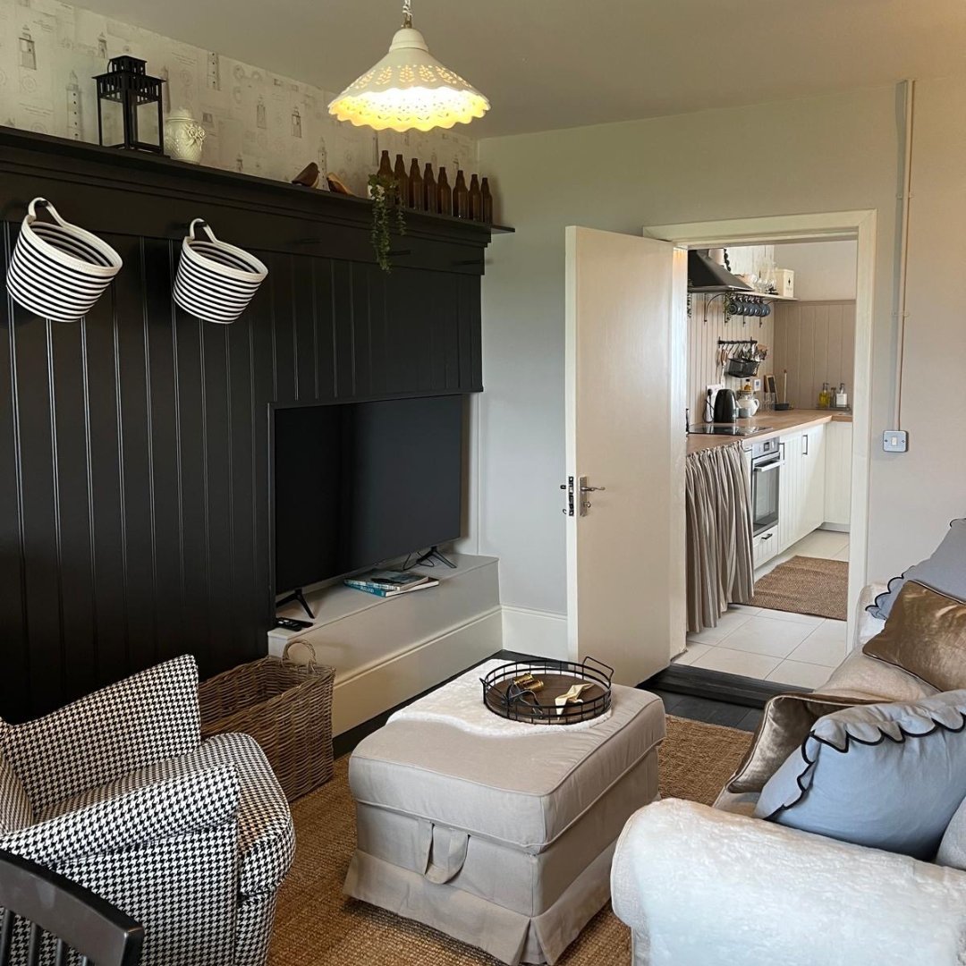 ClareTourism's tweet image. 💛💙 Stay in Comfort in County Clare!

Looking for a unique escape? The Loop Head Lighthouse Attendant’s Cottage offers an unforgettable stay on the edge of Ireland's Atlantic coast. 🌊✨

Plan your West Clare getaway today!
🔗 visitclare.ie

#VisitClare #SundayStay