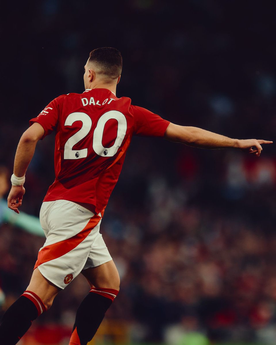 That was a battle. 

Wish we could have got the win at the end for you but an honour to make my 200th appearance for this incredible club! 

Thank you Reds for a special atmosphere!