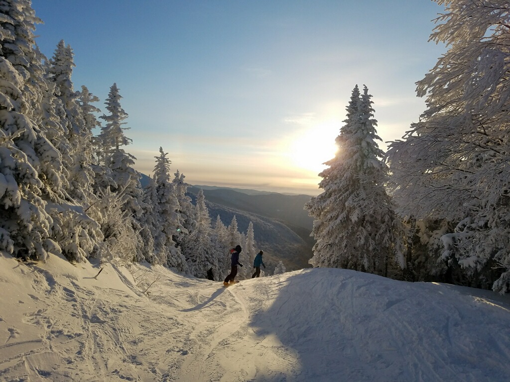 🌞Daylight Savings is here, which means longer evenings to enjoy Vermont's scenic landscapes. 
.
.
 #DaylightSavings #VermontVibes ##LifeInVermont #ThinkVermont #Vermont #VT