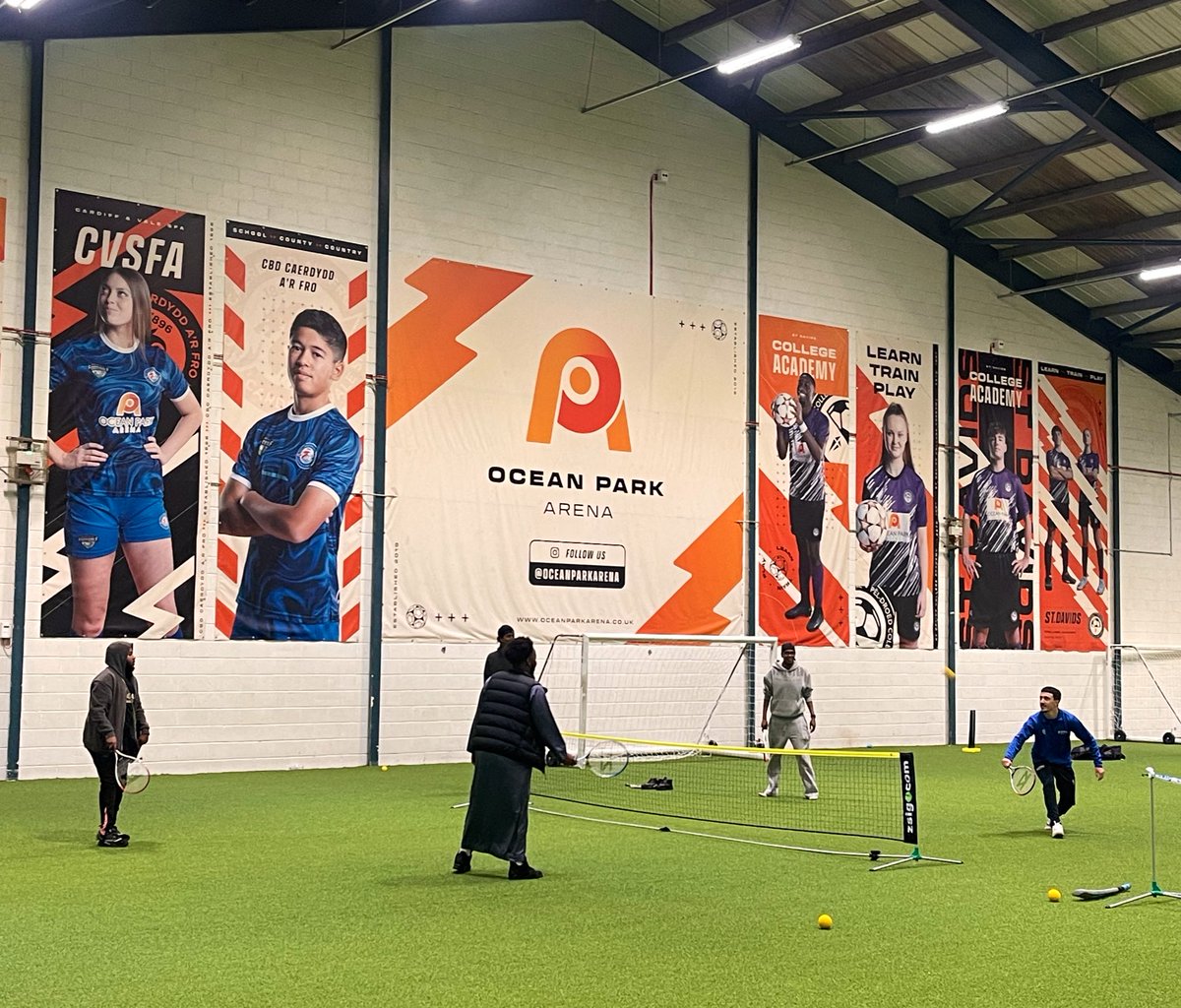 F4SportsCIC's tweet photo. Last night @OceanParkArena1 we had our second Midnight Tennis in Ramadan offer with @TennisWales - each week more and more participants are connecting to the game, come on down and give it ago - three more weeks to go 🎾 

#MidnightRamadanSportWales https://t.co/JT2KPEUICf