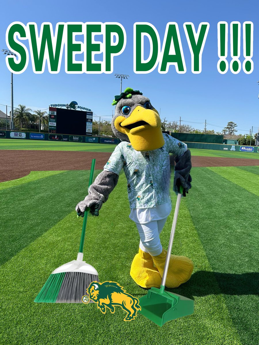 GreenWaveMan's tweet photo. Now that we just won the delayed game 2 I can now post this !!!! #SWEEPDAY !!!! https://t.co/Cjwr8B5csv