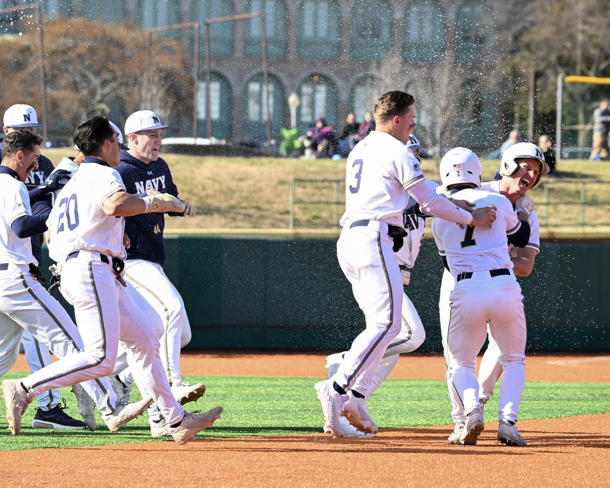 NavyBaseball's tweet image. Walk-Offs on Repeat 🔁

#GoNavy | @NCAABaseball