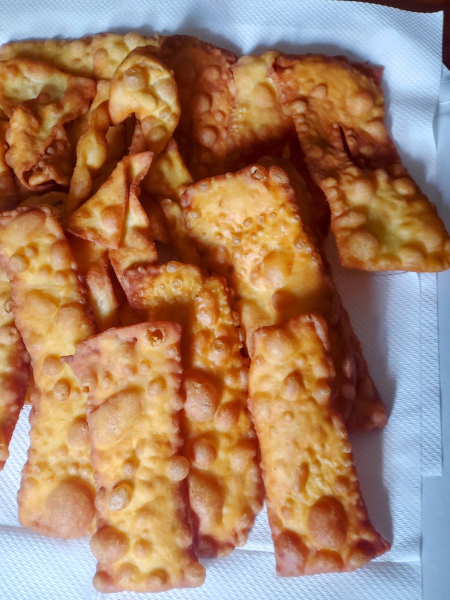 This week read about the end of Carnevale, in more ways than one.
And do not miss out on your chance to subscribe for free to my newsletter A Load Off my Mind and be updated to paid subscriber status for the rest of the year also free of charge. 

open.substack.com/pub/rochelledb…