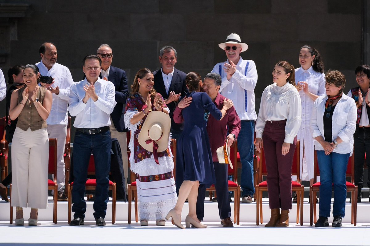 Juncal Solano (@juncalssolano) on Twitter photo 🚨El amor a la patria nos convoca siempre!
Gobernador <a href="/juliomenchaca_/">Julio Menchaca</a> respaldando a nuestra Presidenta Claudia Sheinbaum. 🇲🇽 🚨El amor a la patria nos convoca siempre!
Gobernador <a href="/juliomenchaca_/">Julio Menchaca</a> respaldando a nuestra Presidenta Claudia Sheinbaum. 🇲🇽