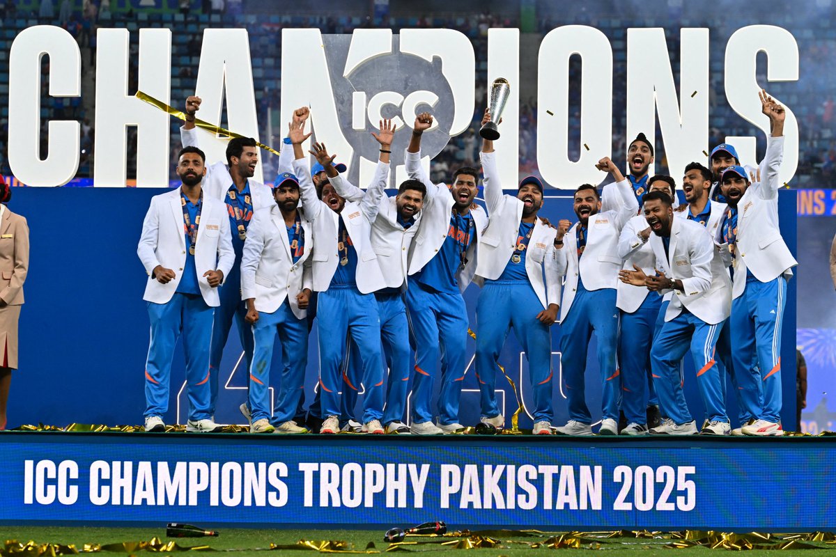 upendraa07's tweet photo. 𝗖𝗛𝗔𝗠𝗣𝗜𝗢𝗡𝗦! 🇮🇳🏆

Ro and his boys did it! A moment of glory, a triumph to remember! ❤️🙌🏻 https://t.co/gdvLVGximf