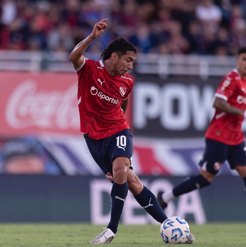 Y Jesus dijo: Me voy 
De tácticas ya no hablo 
Pero un consejo les doy
La pelota siempre al diez