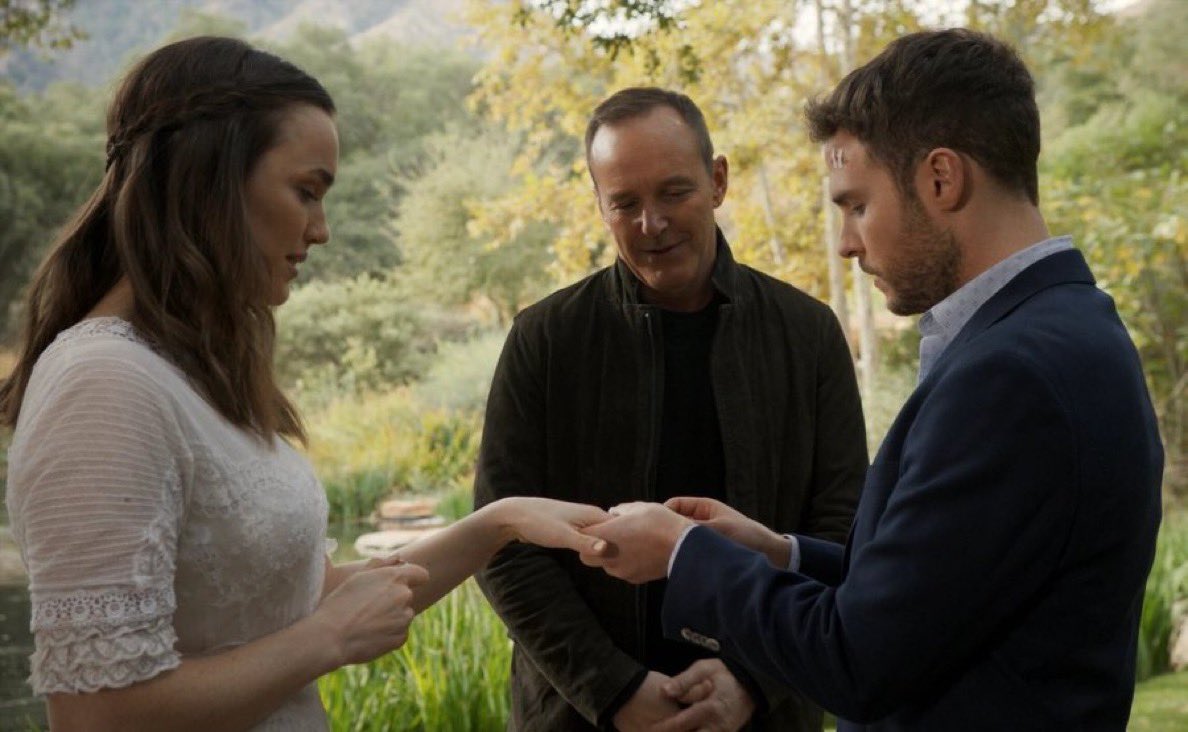 cosmic_marvel's tweet photo. 7 years ago today, the 100th episode of ‘AGENTS OF S.H.I.E.L.D.’ premiered on ABC. https://t.co/Vzod27TGvY
