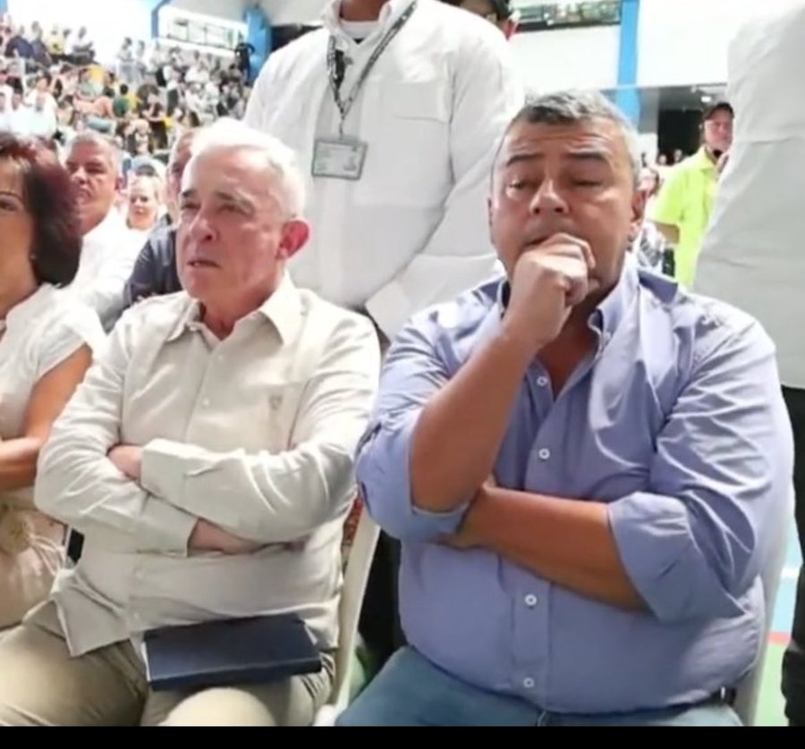 Matador000's tweet photo. Si les falta "calzones", llamen al cucho. https://t.co/4nATMhQ89f
