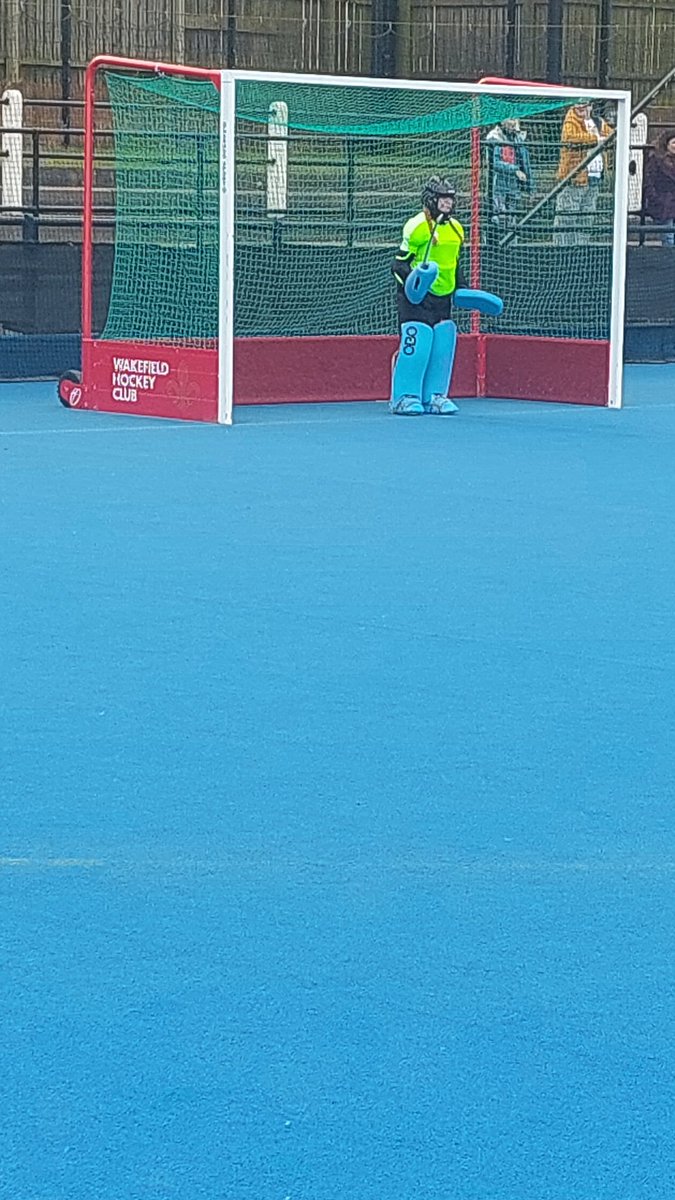 JamesBurrows001's tweet image. Another proud dad day today.  U12s play off, and the moment before, she gathers her thoughts and faces the 1st shuffle.  Keeper ready, pads up and off we go. The heroics, composure,  confidence. Team player of match finishing 3rd overall today. Final pic with league runner-up🏆