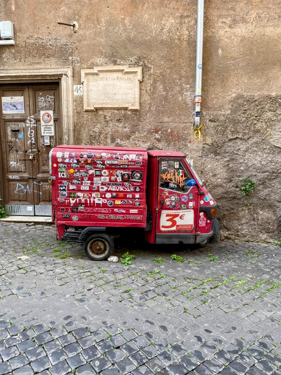 Harti239's tweet image. Sehr wahrscheinlich ist der Sonntag nicht der beste Tag für das Colosseum, aber zum Glück ist noch keine Hochsaison....