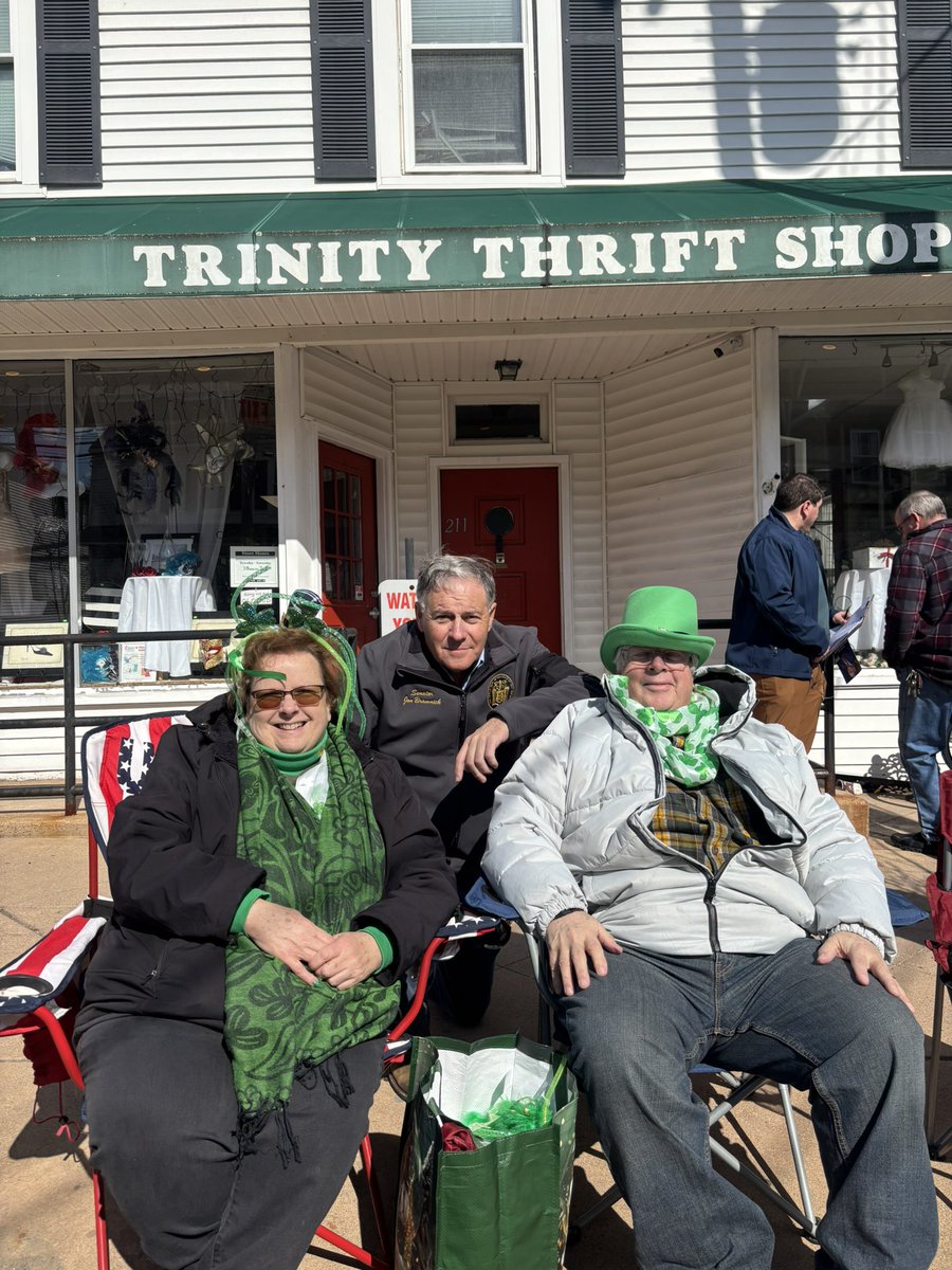 JonBramnick2025's tweet photo. Had an incredible time at Hackettstown’s Saint Patrick’s Day Parade. It’s always a joy to connect with voters, listen to your concerns, and share my vision for our state’s future. Thank you for the warm welcome and great conversations. Wishing everyone a happy and festive (early) Saint Patrick’s Day!