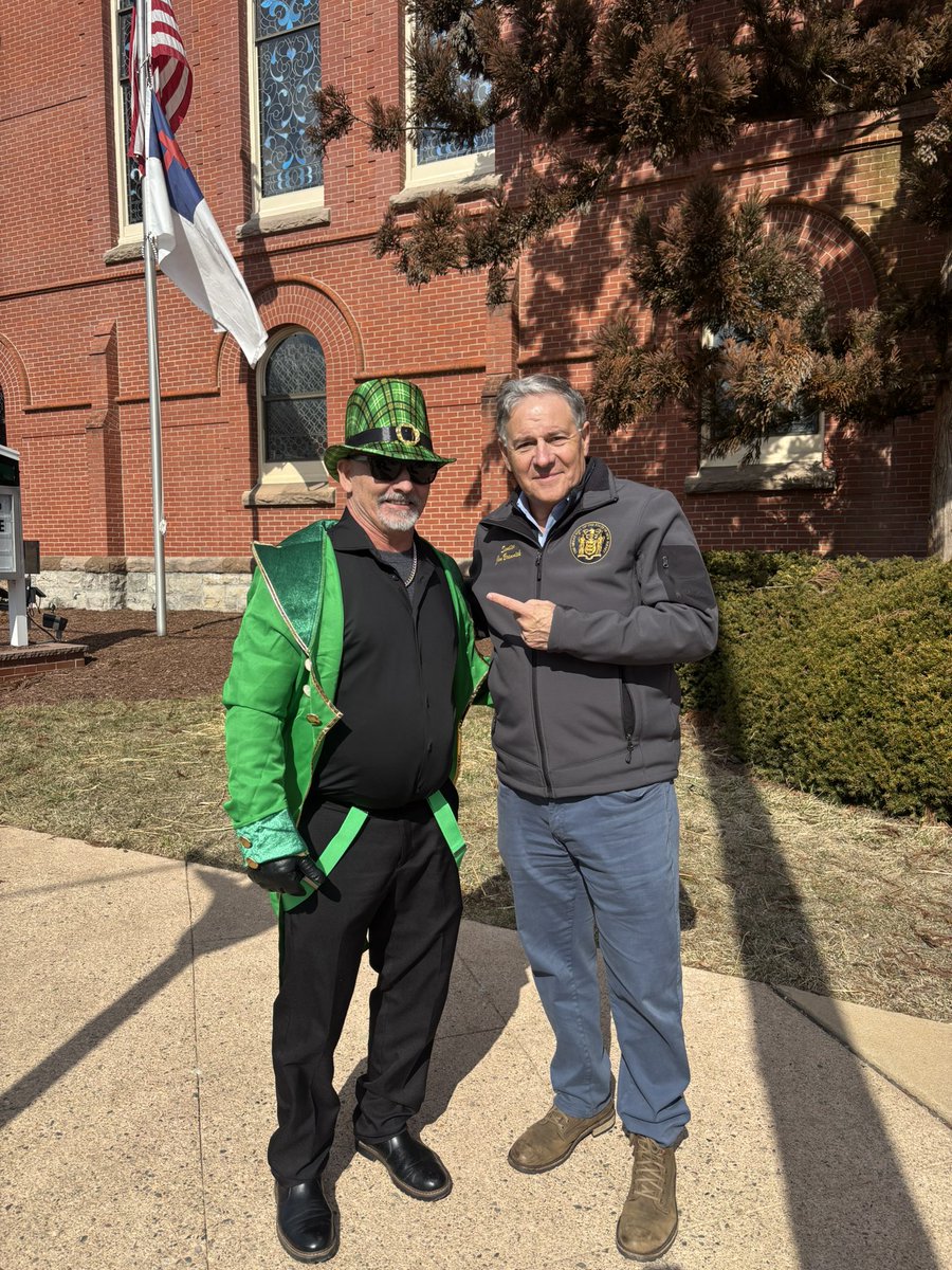 JonBramnick2025's tweet photo. Had an incredible time at Hackettstown’s Saint Patrick’s Day Parade. It’s always a joy to connect with voters, listen to your concerns, and share my vision for our state’s future. Thank you for the warm welcome and great conversations. Wishing everyone a happy and festive (early) Saint Patrick’s Day!