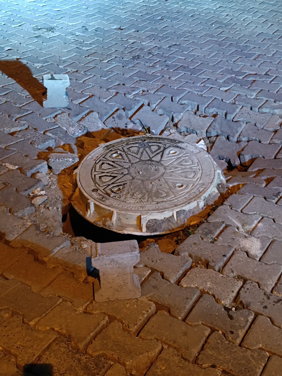 Ayşekadın, yancıkçı şahin mahallesi, tüfekçi ahmet ağa sokakta ne yazıkki yıllardır değişen bişey yok. <a href="/edirne_valiligi/">Edirne Valiliği</a> <a href="/EdirneBel/">Edirne Belediyesi</a>  <a href="/edirnehabercom/">Edirne Haber</a> <a href="/edirneajans/">Edirne Ajans🇹🇷</a>